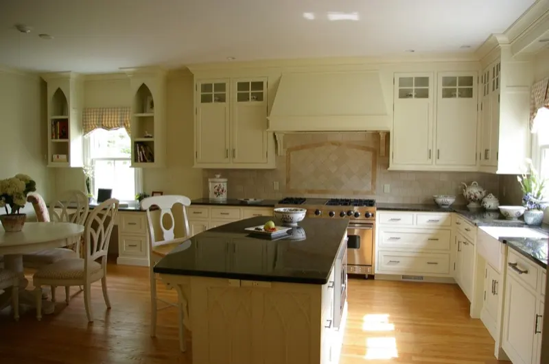 Classic kitchen cabinetry by Top Line Woodworking